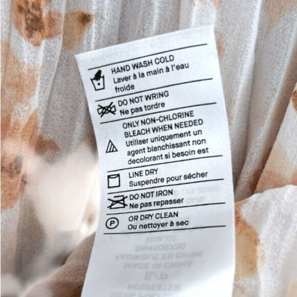 Vince Pressed Petal Long Sleeve Blouse in Off White, Size Small, NWT - Picture 12 of 13